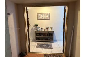 1350 SW 122nd Ave Apt 301-1, Miami, FL 33184, Sold 12/18/24