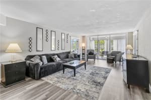 3980 Oaks Clubhouse Dr 303 Pompano Beach, FL 33069 - MLS#A11658848