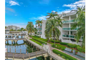 7914 Harbor Island Dr APT 104, North Bay Village, FL 33141, Sold 12/02/24