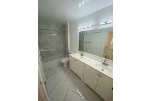 15295 SW 106th Ln APT 709, Miami, FL 33196, Sold 11/19/24