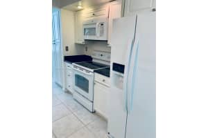 141 Crandon Blvd APT 135, Key Biscayne, FL 33149, Sold 02/04/25