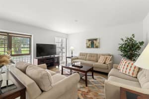 19516 Bob-O-Link Dr, Hialeah, FL 33015, Sold 10/25/24