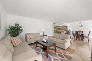 19516 Bob-O-Link Dr, Hialeah, FL 33015, Sold 10/25/24