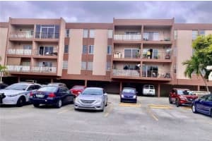 1900 W 68th St D205, Hialeah