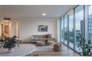 79 SW 12th St Apt 1712-S, Miami, FL 33130, Sold 12/20/24