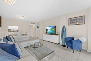 115 Royal Pk Dr, Oakland Park, FL 33309, Sold 11/04/24
