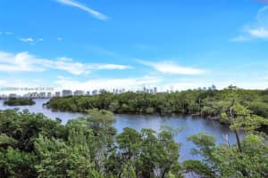 16385 Biscayne Blvd 421, North Miami Beach