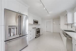 9380 SW 174th St, Palmetto Bay, FL 33157, Sold 12/05/24