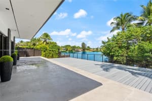 2261 NE 192 St, Miami, FL 33180, - MLS#A11659609