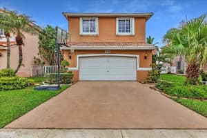 19030 SW 4th St, Pembroke Pines, FL 33029, Sold 12/06/24
