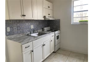 1043 NW 2nd St APT 16, Miami, FL 33128, Sold 12/27/24