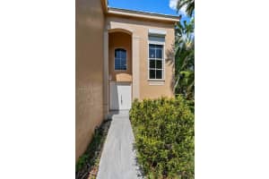 141 W Bayridge Dr, Weston, FL 33326, Sold 03/14/25