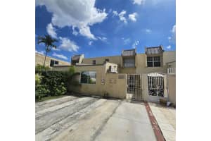 1182 W 37th Ter 11, Hialeah