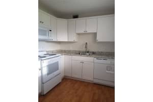 200 Sw 132nd Way 104l, Pembroke Pines