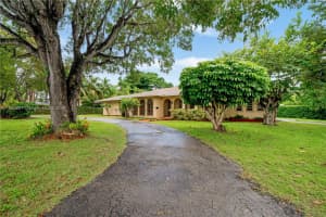 8750 SW 142nd St, Palmetto Bay, FL 33176, Sold 11/13/24