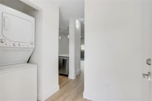 7991 NW 8th St APT 107B, Miami, FL 33126, Sold 05/30/25