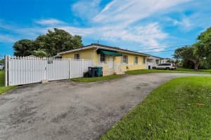 7645 SW 19th St, Miami, FL 33155, Sold 01/27/25