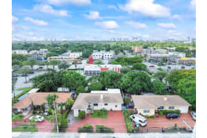 2380 Sw 7th St, Miami