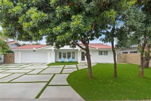 2207 NE 15th Ct, Fort Lauderdale, FL 33304, Sold 02/20/25