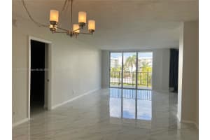 1001 91st St 408, Bay Harbor Islands