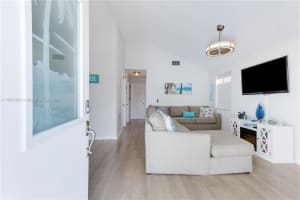 211 Nettles Blvd, Jensen Beach, FL 34957 Sold 09/25/25