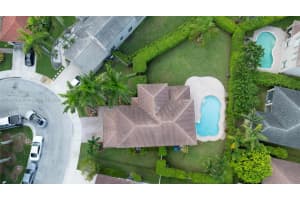 528 Live Oak Ln, Weston, FL 33327, Sold 11/01/24