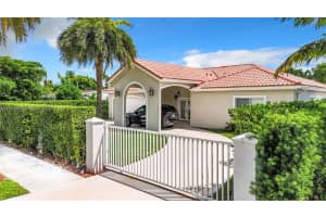 5425 SW 97th Ct, Miami, FL 33165, Sold 04/07/25
