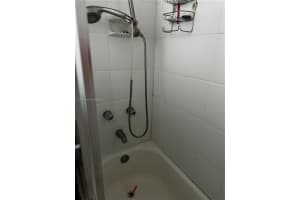 6490 Collins Ave APT 4, Miami Beach, FL 33141, Sold 03/21/25