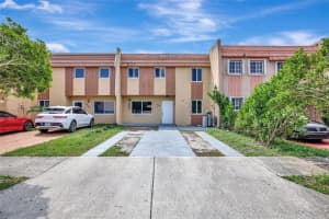 916 W 81st Pl, Hialeah, FL 33014, Sold 12/17/24