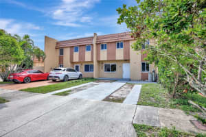 916 W 81st Pl, Hialeah, FL 33014, Sold 12/17/24