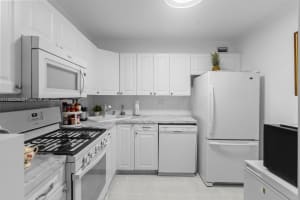 2030 S Ocean Dr APT 2202, Hallandale Beach, FL 33009, Sold 11/26/24