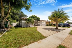 7802 NW 73rd Terrace, Tamarac, FL 33321, Sold 02/08/25