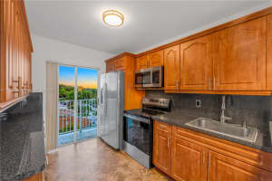 2575 SW 27th Ave APT 510, Miami, FL 33133, Sold 12/24/24