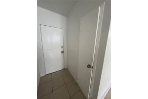 1300 Lincoln Rd D204, Miami Beach, FL 33139, Sold 01/09/25