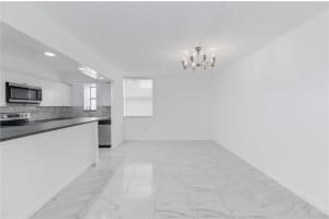 20301 Ne 30th Ave 308-5, Aventura