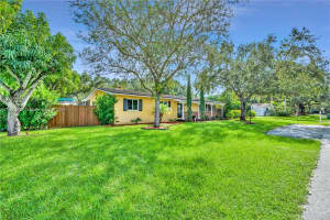 7860 SW 158th Terrace, Palmetto Bay, FL 33157, Sold 11/25/24