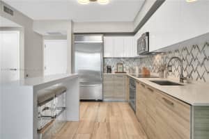 906 Brickell Bay Dr, Miami, FL 33131, Sold 12/30/24