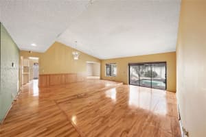 7401 NW 49th St, Tamarac, FL 33309, Sold 11/06/24