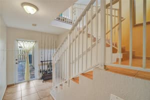 17326 NW 74th Ave APT 202, Hialeah, FL 33015, Sold 11/01/24