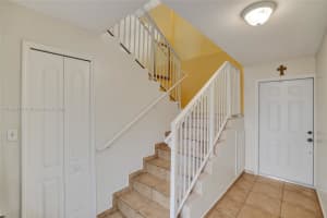 17326 NW 74th Ave APT 202, Hialeah, FL 33015, Sold 11/01/24