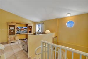 17326 NW 74th Ave APT 202, Hialeah, FL 33015, Sold 11/01/24