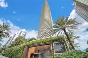 18975 Collins Ave Unit 5205, Sunny Isles Beach, FL 33160, Sold 11/01/24