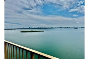 1800 Ne 114th St 2204, Miami