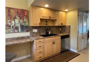 105 10th Ave N, Lake Worth Beach, FL 33460, Sold 12/03/24