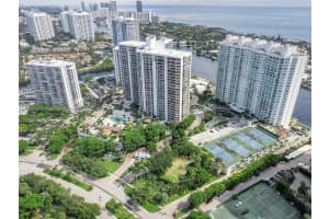 20281 E Country Club Dr APT 506, Aventura, FL 33180, Sold 02/18/25