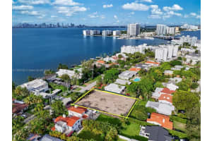 1785 Bay Dr, Miami Beach
