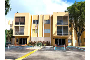 15888 SW 95th Ave APT 205, Miami, FL 33157, Sold 02/18/25