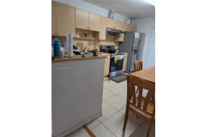 18939 NW 86th Ave APT 3201, Hialeah, FL 33015, Sold 01/28/25