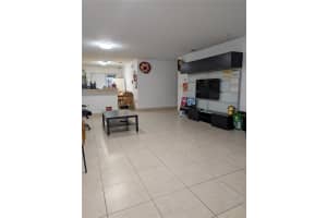 18939 NW 86th Ave APT 3201, Hialeah, FL 33015, Sold 01/28/25