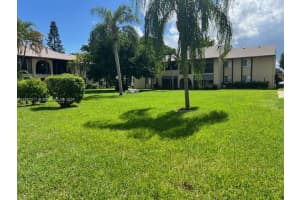 307 Pine Ridge Cir Apt C-1, Greenacres, FL 33463, Sold 12/13/24